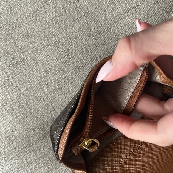 Michael Kors Small Wallet and Change Purse - Picture 5 of 5